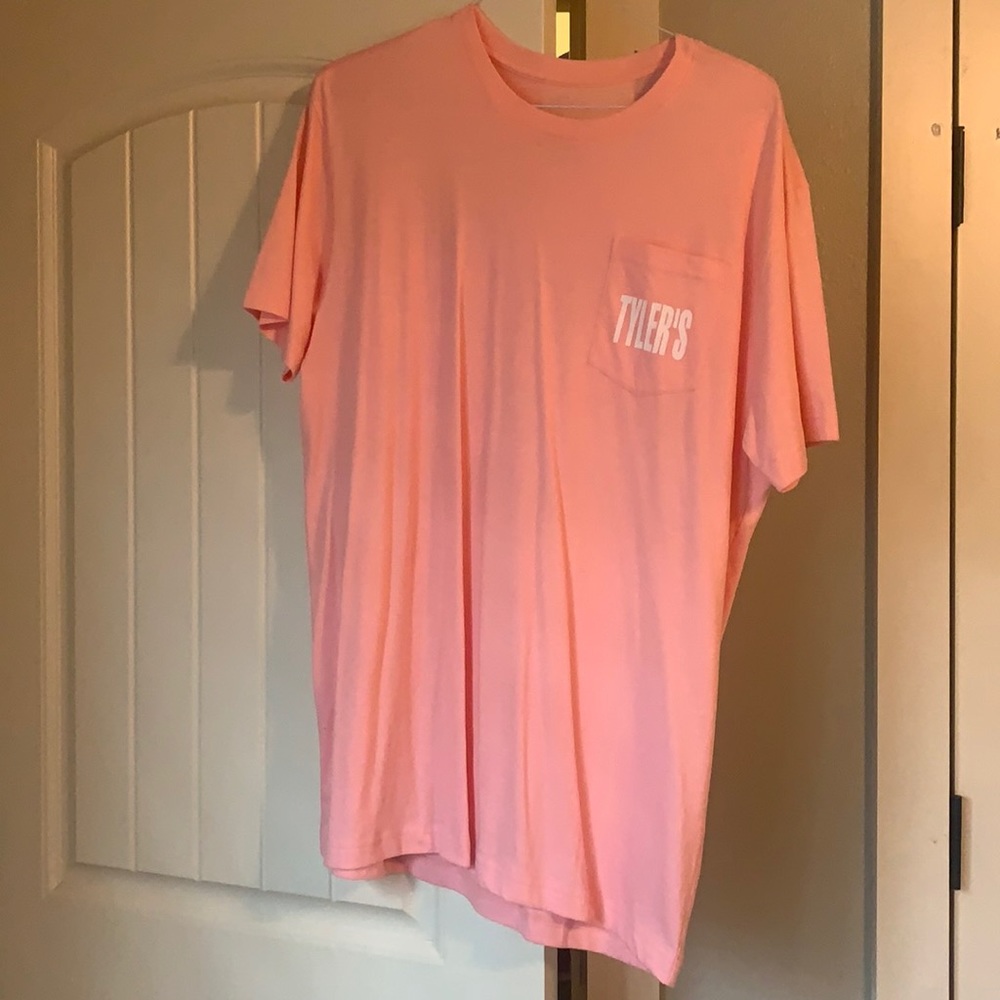 Light pink t shirt
